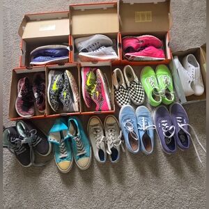 Athletic shoes